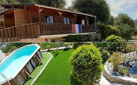 Le Chalet de la Pierreraie Côte d'Azur Piscine Terrasse et Vue Mer